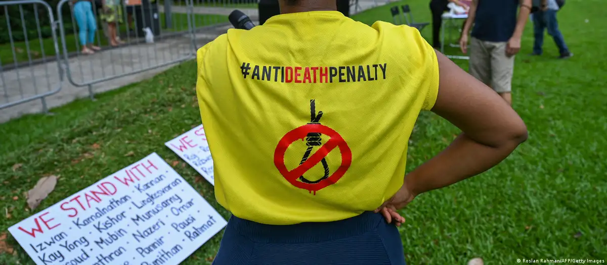 Un pequeño grupo protesta contra la pena de muerte en Singapur. Foto: DW.