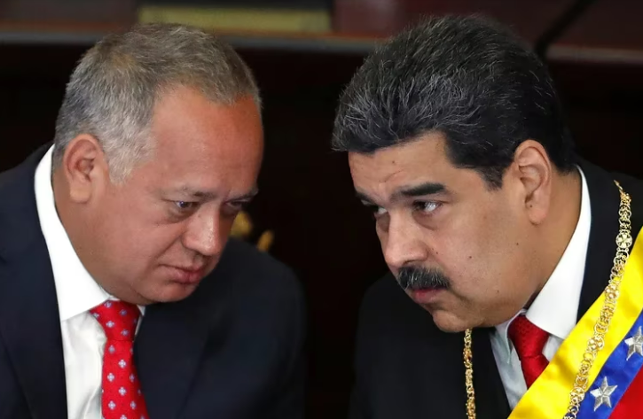 Diosdado Cabello y Nicolás Maduro. Foto: Infobae.