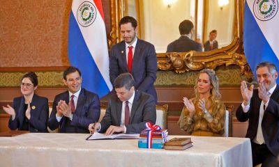 Palacio de Gobierno. Promulgación de la "Ley de Fomento de la Lectura y del Libro". Cortesía