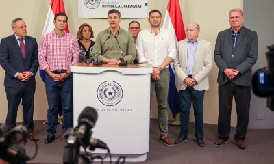 Representantes de los tres poderes del Estado se reunieron el domingo para tratar de coordinar acciones contra la corrupción, contrabando y otros flagelos que socaban la institucionalidad y dejan en zozobra a la ciudadanía. Foto: Presidencia.