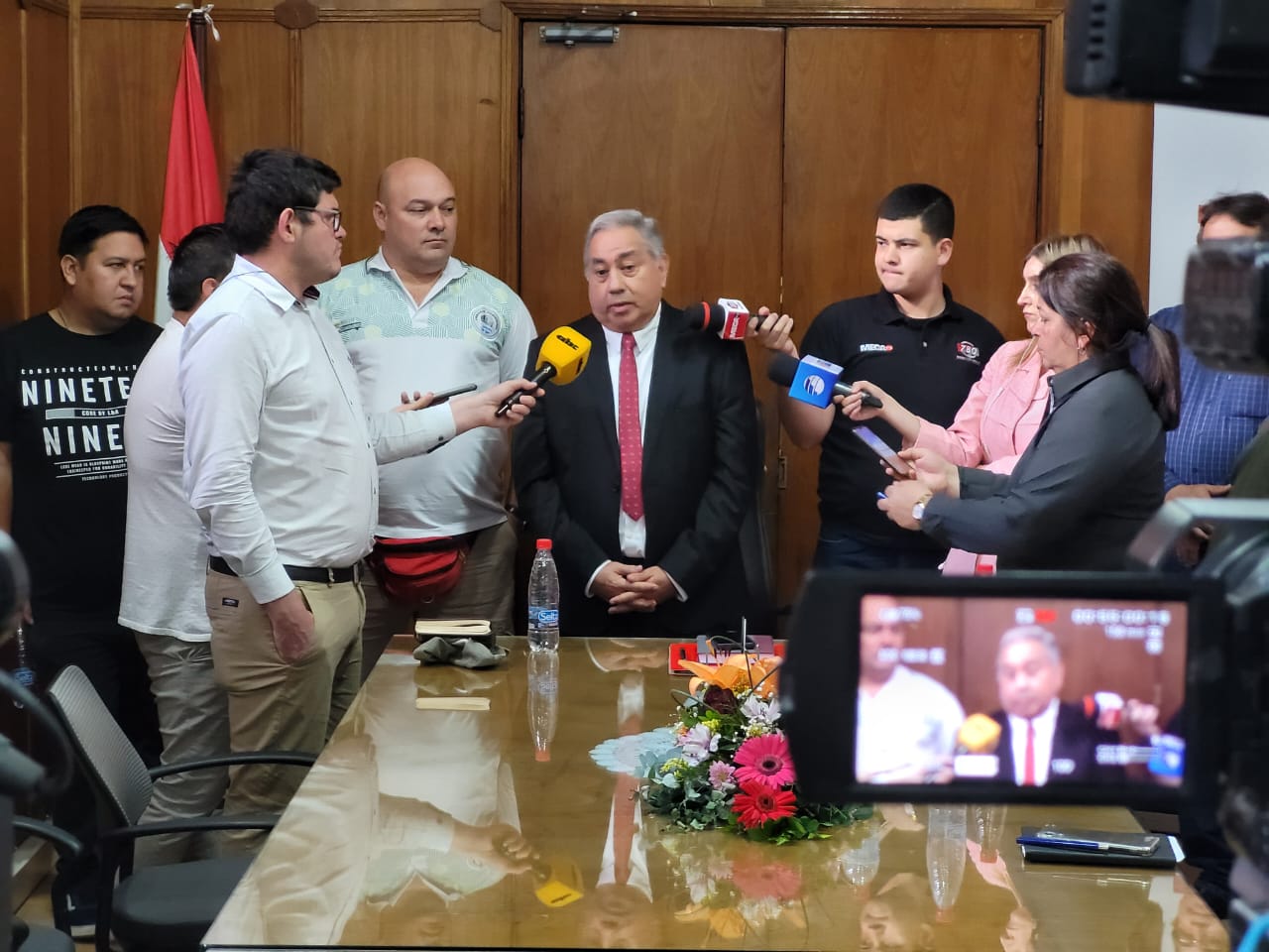 Reunión del ministro del MOPC con dirigentes camioneros. Foto: MOPC.