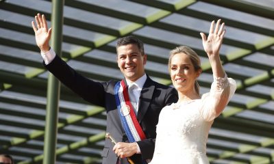 El nuevo presidente de la República del Paraguay, Santiago Peña Palacios, y su esposa, la Primera Dama de la Nación, Leticia Ocampos. Foto: Gentileza.