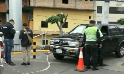 Los agentes policiales intervinieron tras el violento asalto. Foto: captura Telefuturo.