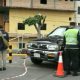 Los agentes policiales intervinieron tras el violento asalto. Foto: captura Telefuturo.