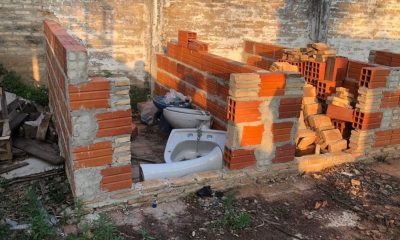 En estas condiciones se encuentra el único baño que tenía la institución. Foto: Gentileza.