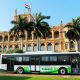 Uno de los buses eléctricos que fueron presentados en la Costanera. Foto Agencia IP