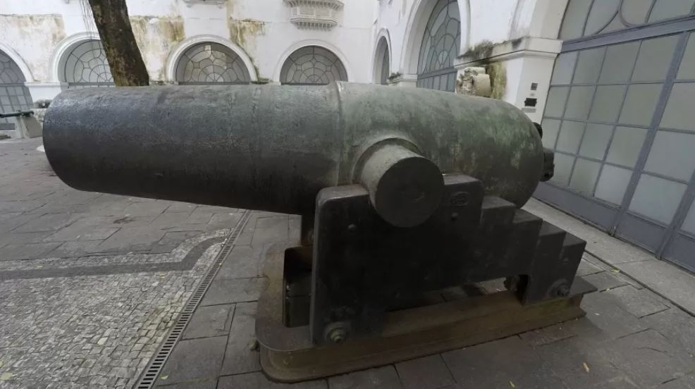 Cañón El Cristiano, tomado por Brasil como trofeo de guerra durante la Guerra de Paraguay.