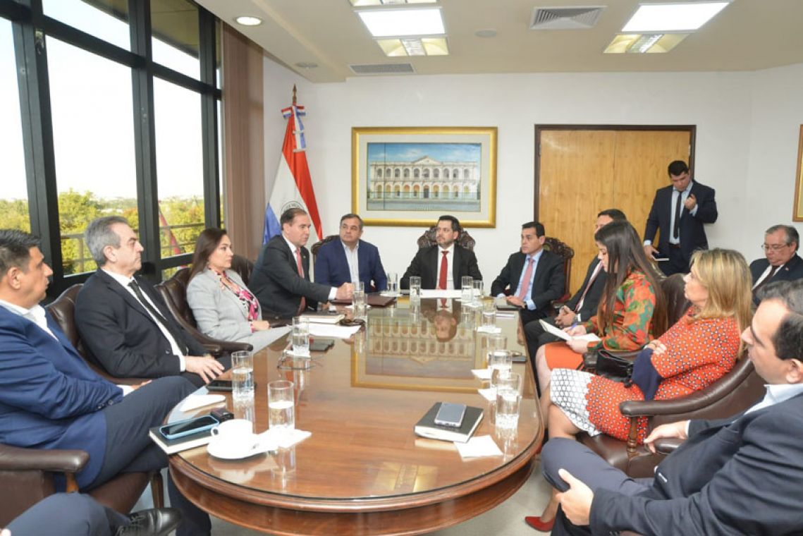 Reunión de autoridades en la Cámara de Diputados. Foto: Gentileza.