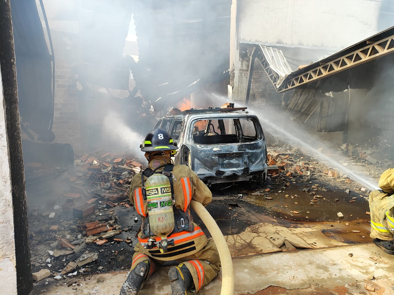 Incendio de grandes proporciones en Aregua. Foto: Capiatá Noticias.