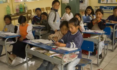 Alumnos en escuela de Ecuador. Foto: DW.
