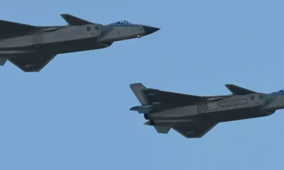 Aviones de combate furtivos Chengdu J-20 durante maniobras militares realizadas en la provincia de Guangdong, China. Foto: DW.