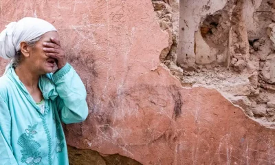 Mujer marroquí tras el terremoto. Foto: DW.