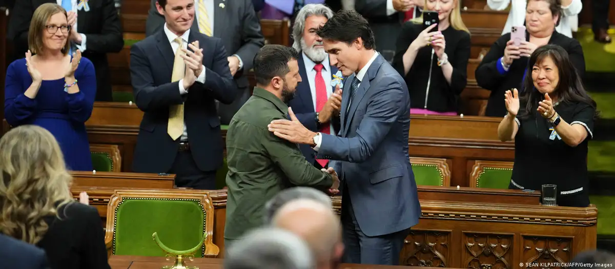 El presidente de Ucrania, Volodímir Zelenski y el primer ministro de Canadá, Justin Trudeau. Foto: DW.