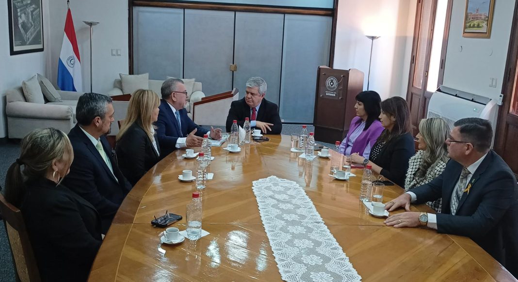 Reunión de jueces con el ministro Enrique Riera. Foto: R. 780 AM.