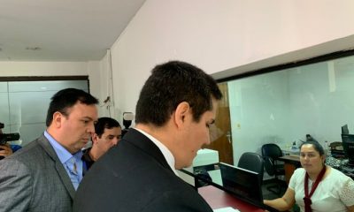 Fernando Ortellado, titular de la DIBEN, presentó ante la Fiscalía una denuncia sobre un supuesto negociado con "Pytyvõ Medicamentos". Foto: Radio Nacional.