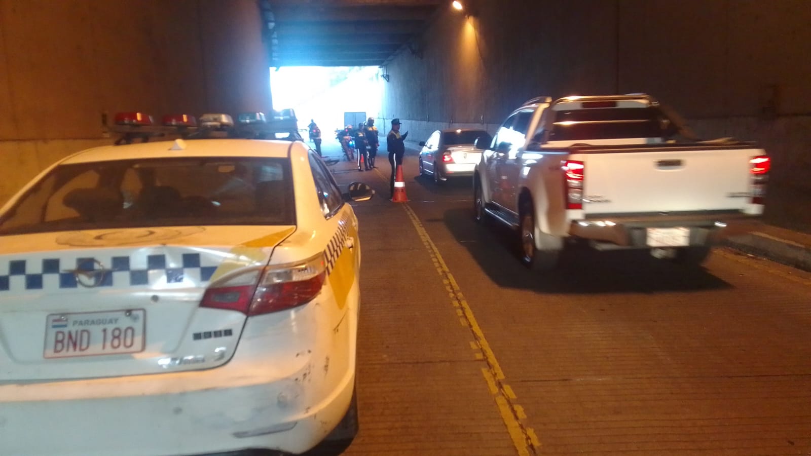 El agente policial iba al mando de una motocicleta. Foto: Municipalidad de Asunción.