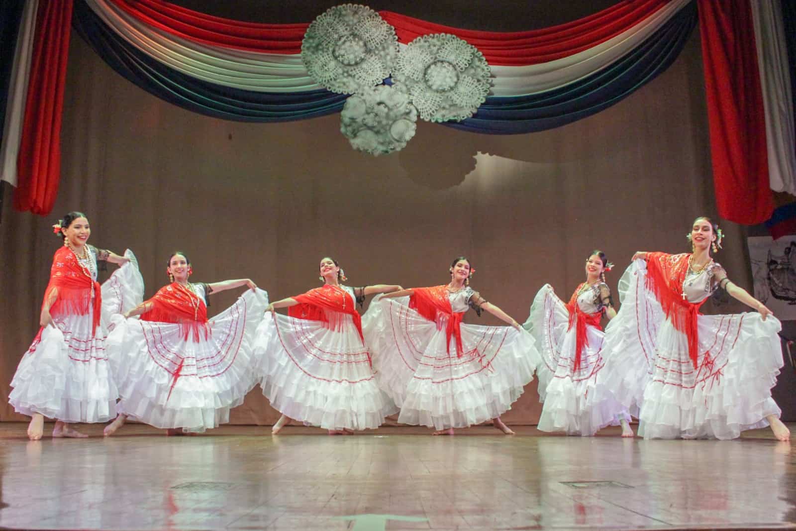 Gala de Danza Paraguaya. Cortesía