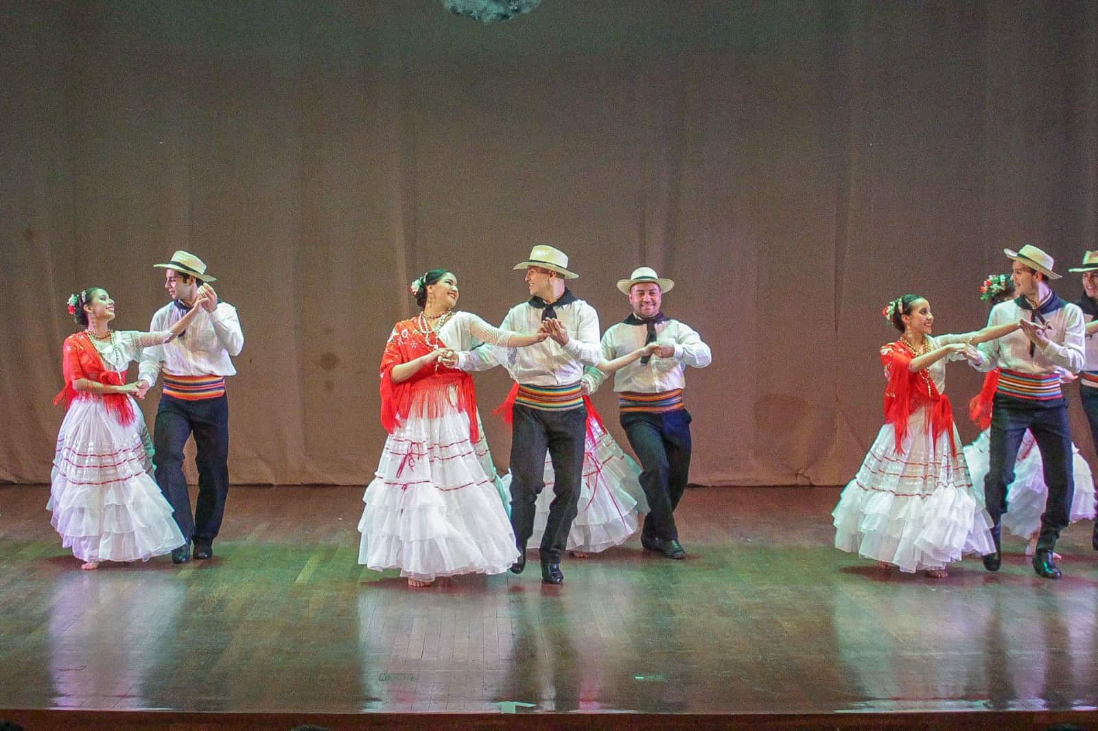 Gala de Danza Paraguaya. Cortesía