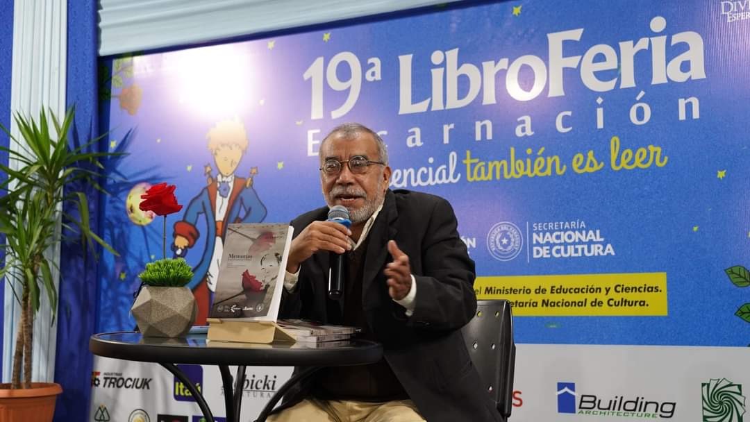 Presentación de la nueva edición de las Memorias de José A. Flores en la Libroferia Encarnación, a cargo de Julio Sotelo.