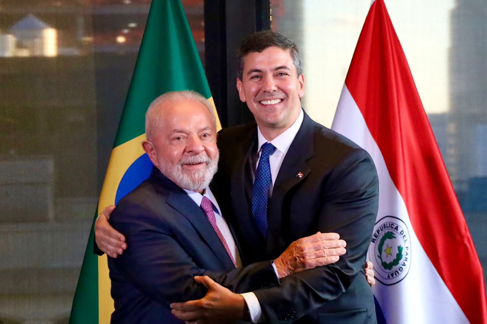 Santiago Peña junto a su par brasileño Lula Da Silva.