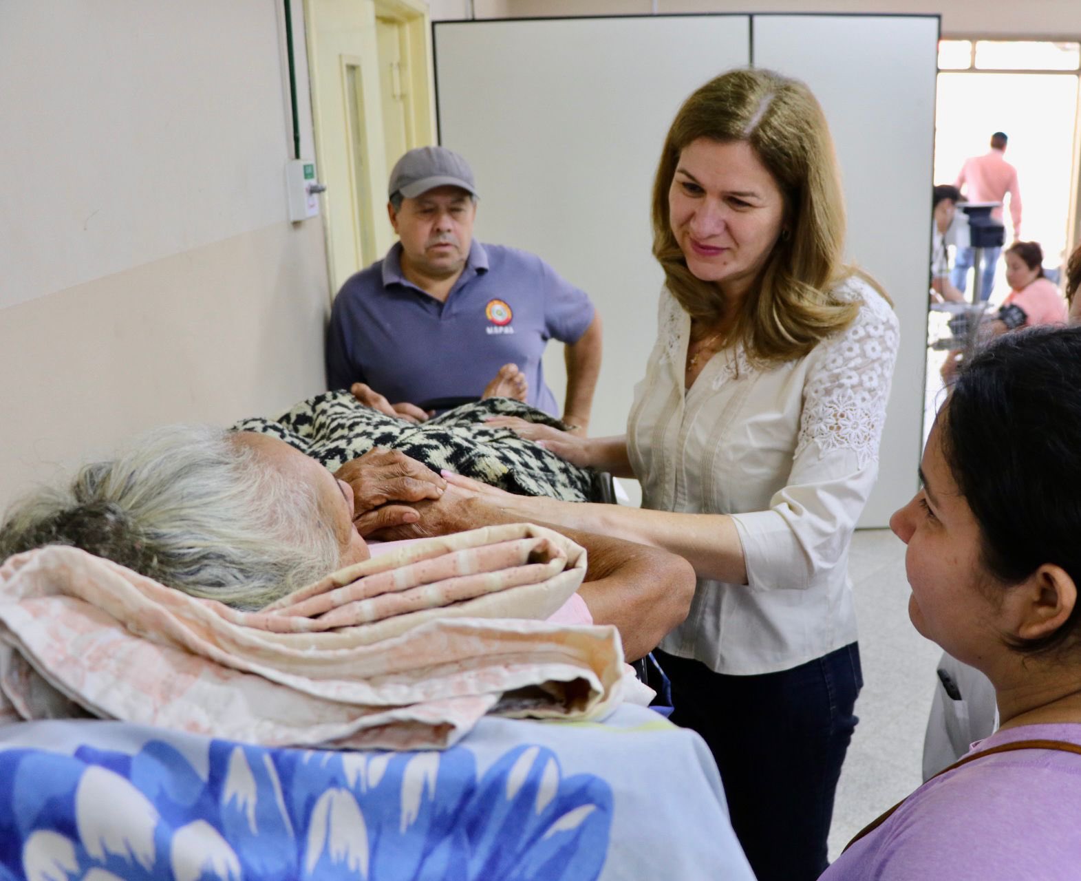 Ministra de Salud visitó hospital de Caacupé. Foto: Gentileza.