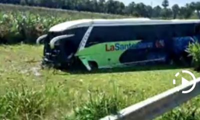 Bus involucrado en el accidente trasladaba alumnos paraguayos. Foto: Captura de video.