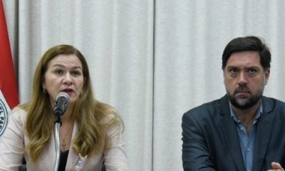 Dra. Teresa Barán y el Dr. Bruno Balmelli en conferencia de prensa. Foto: Radio 1.000.