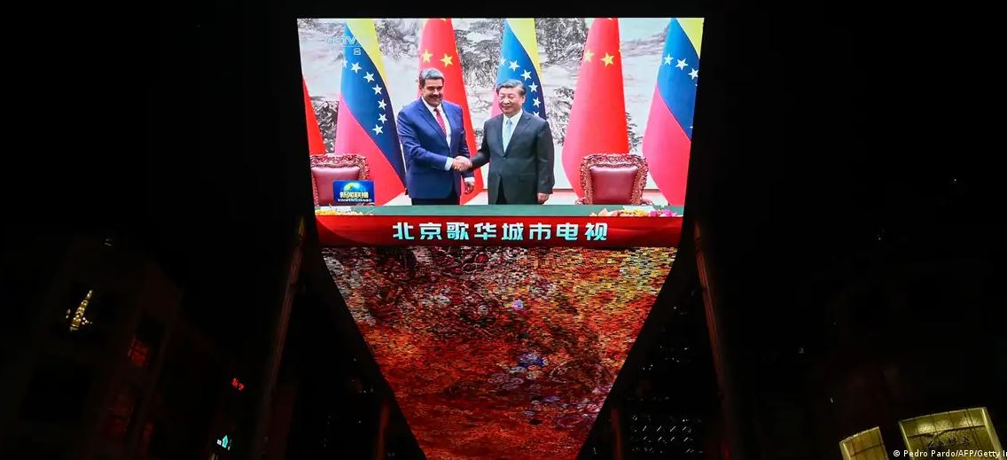 El presidente chino, Xi Jinping, dijo que "elevará" el nivel de las relaciones con Venezuela, durante la visita del presidente venezolano, Nicolás Maduro, a Pekín. Foto: DW.