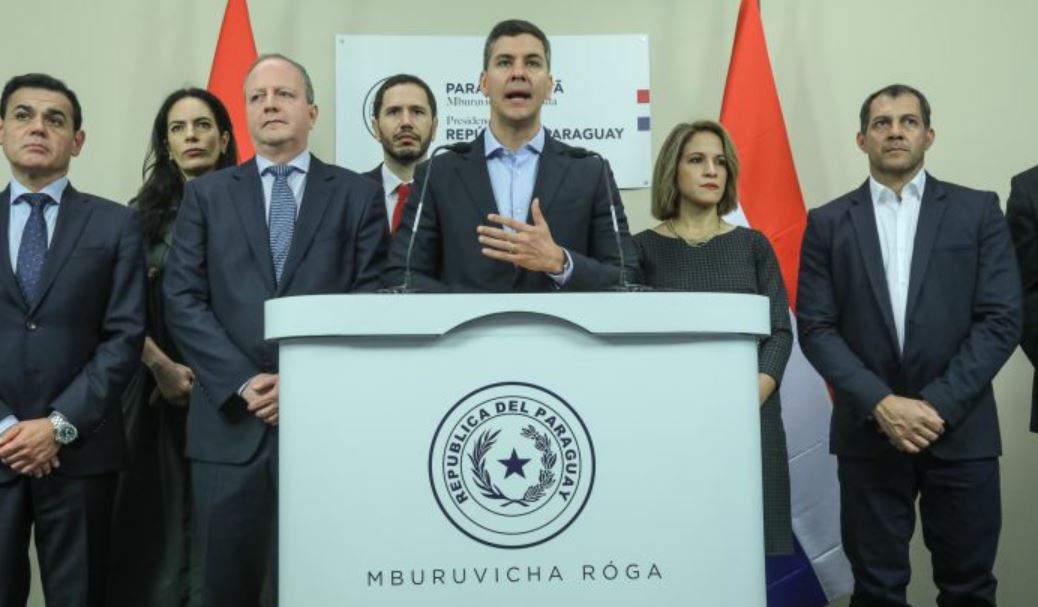 Conferencia de prensa de Peña tras la reunión con su equipo económico. Foto: Presidencia.