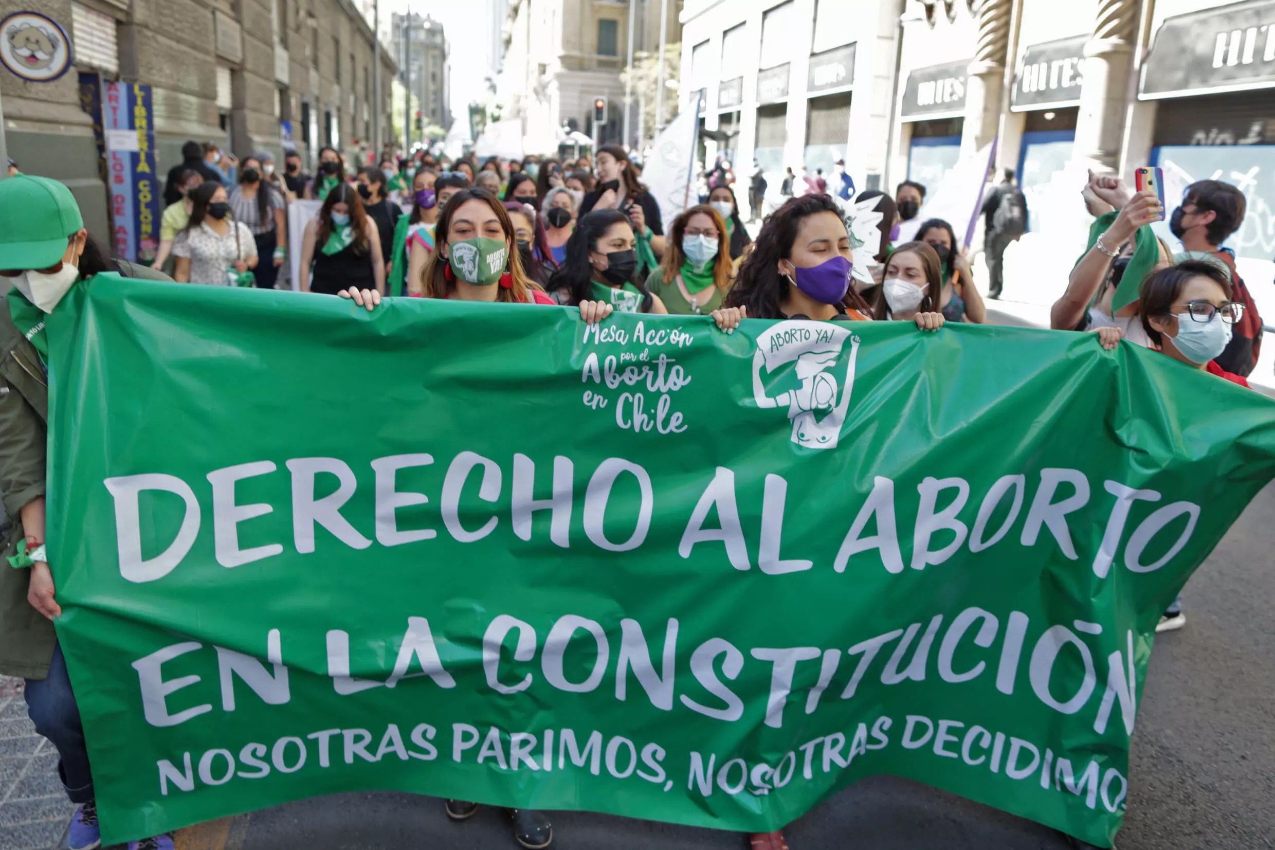 Mujeres a favor del aborto en Chile. Foto: France24