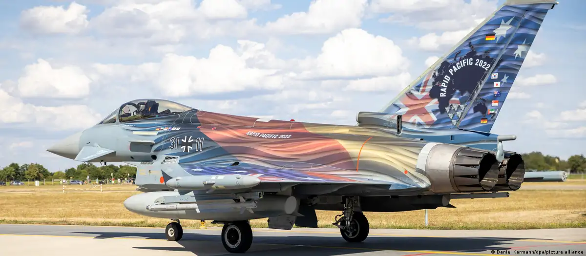 Un avión de caza Eurofighter de matrícula alemana despega de la base aérea de Neuburg, Alemania. Foto: DW.