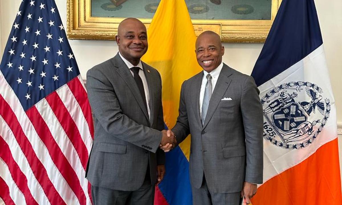 Embajador de Colombia, Luis Gilberto Murillo, y Eric Adams, alcalde Nueva York. Foto: Gentileza.