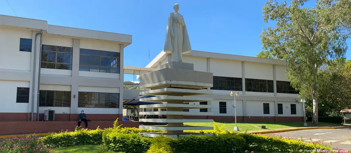 La Universidad Centroamericana de la Compañía de Jesús es una de las instituciones que el régimen de Daniel Ortega ha confiscado en los últimos meses. Foto: DW.