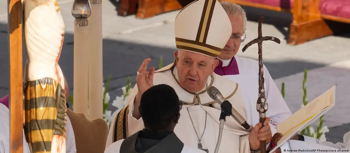 El papa Francisco busca darle mayor acogida a las víctimas de Rupnik. Foto: DW.