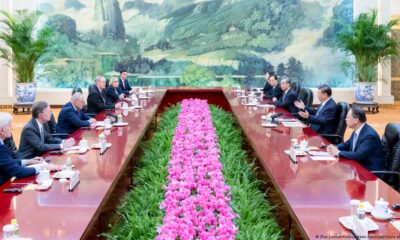 Xi Jinping y delegación de senadores estadounidenses. Foto:DW.