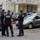 Policía ante el liceo de Arras, tras el asesinato de un profesor el viernes pasado. Foto: DW