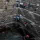 El Chand Baori de Rajastán es uno de los pozos escalonados más antiguos y grandes del mundo, con 3.500 escalones dispuestos en un diseño geométrico. Foto: DW.