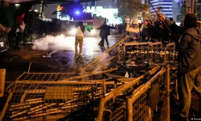 Protesta ante la embajada de Israel en Estambul, el 18 de octubre de 2023. Foto: DW.