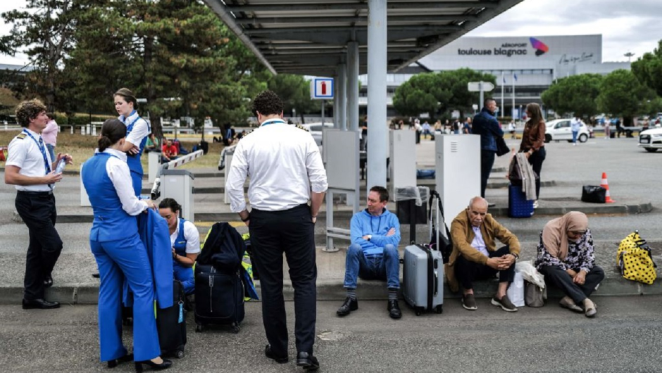 Aeropuerto Francia evacuado. Foto: CNN.