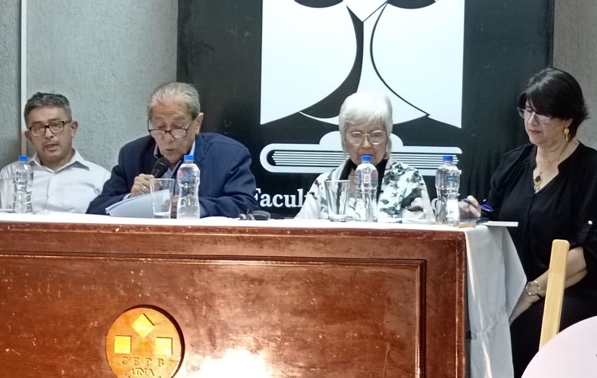 Mauro Lugo, Feliciano Acosta, Susy Delgado y Fides Gauto durante uno de los paneles. Cortesía