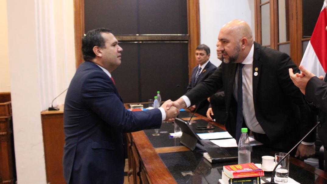 El senador Derlis Maidana tomó posesión del cargo de representante del Senado ante el Jurado de Enjuiciamiento de Magistrados (JEM). Foto: JEM.