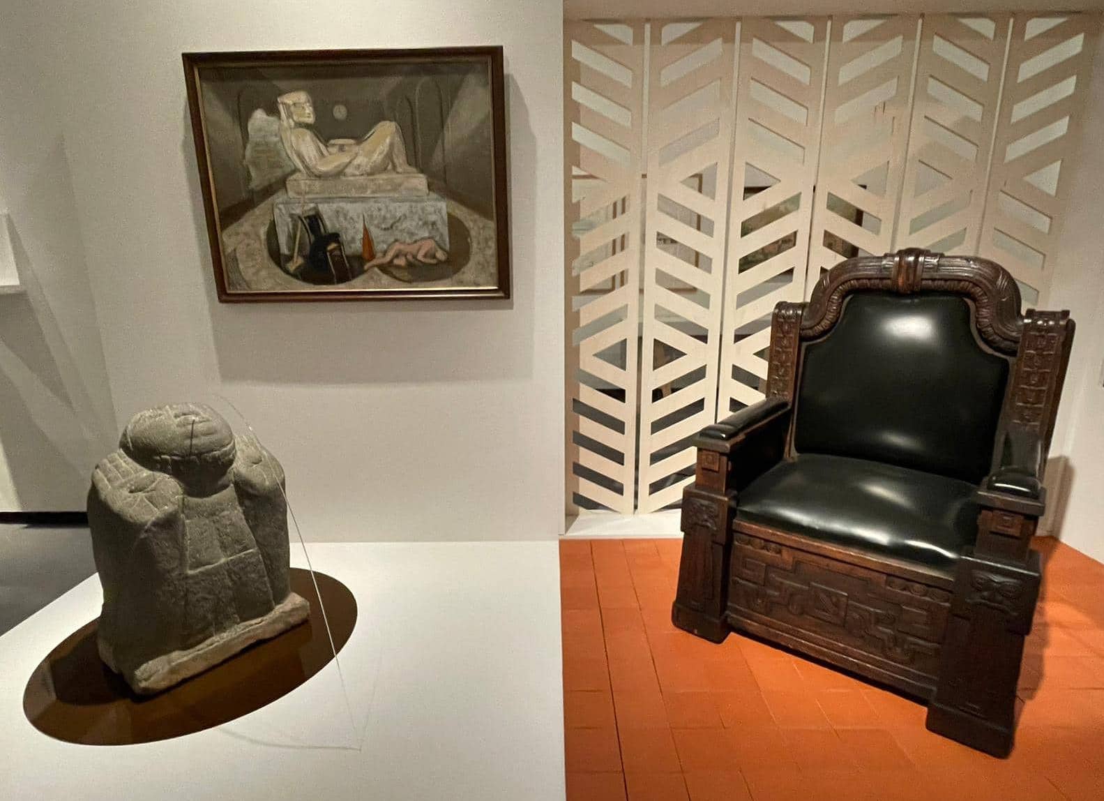 Guillermo Ruiz, Fuente en piedra, 1927. Sillón del Pabellón México, 1929. Leon Underwood, El destino del Chac mool © MBC