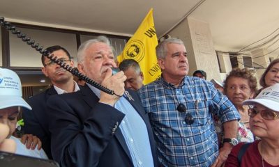 Jubilados piden derechos básicos en el cobro de sus haberes. Foto: Radio Cáritas.