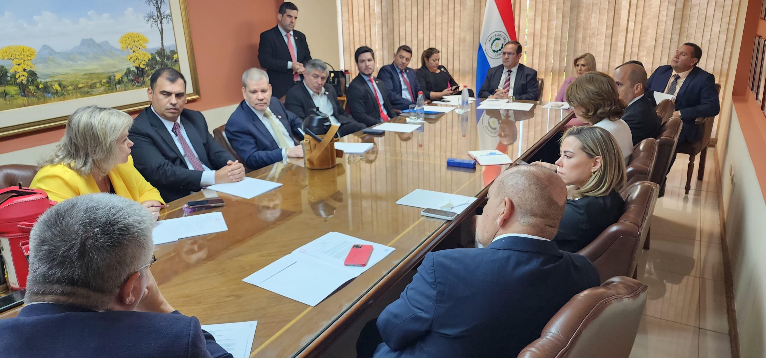 Reunión de autoridades del Gobierno con senadores. Foto: Gentileza.