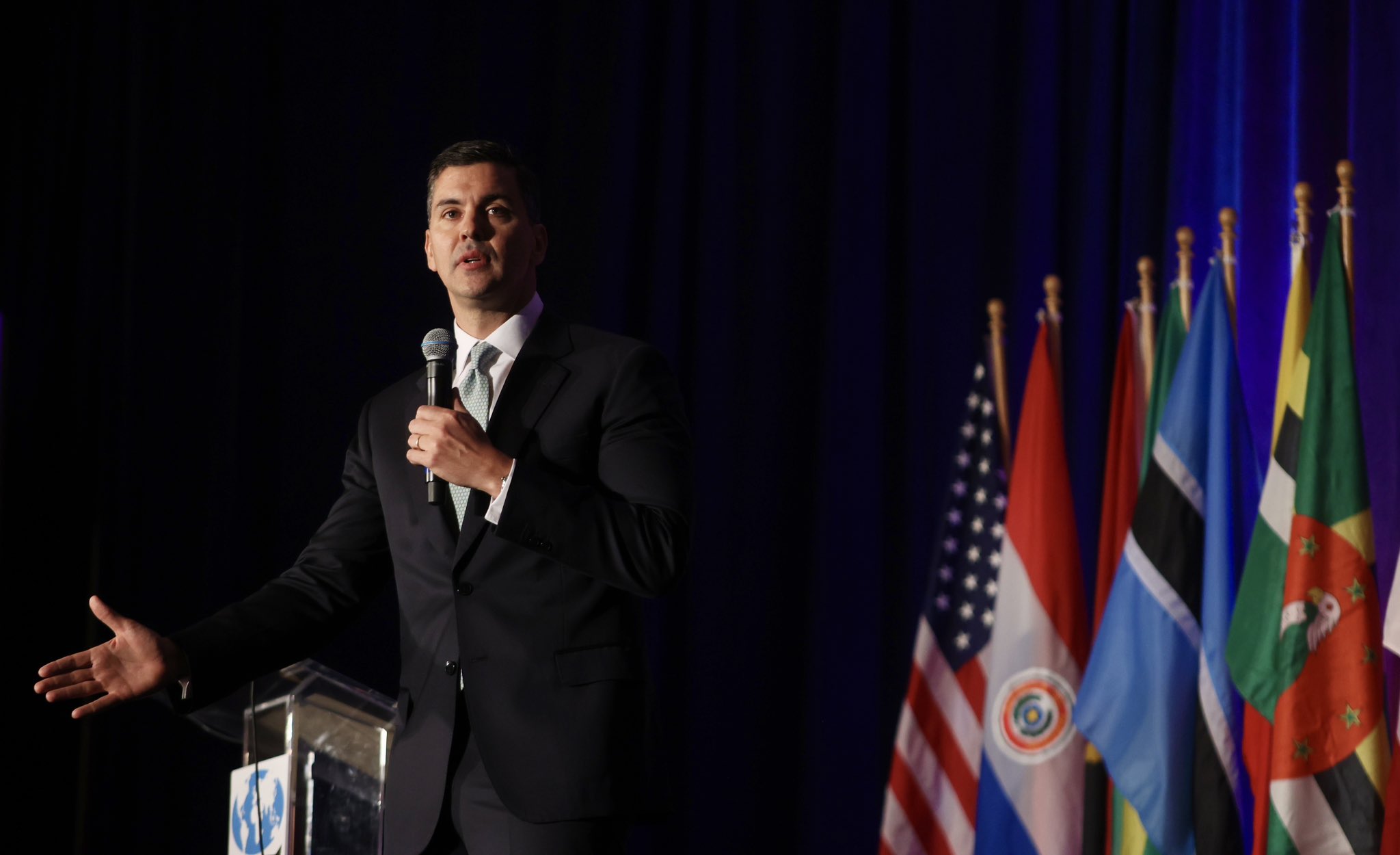 Santiago Peña durante su participación en la gala de la International Conservation Caucus Foundation (ICCF). Foto: Presidencia.