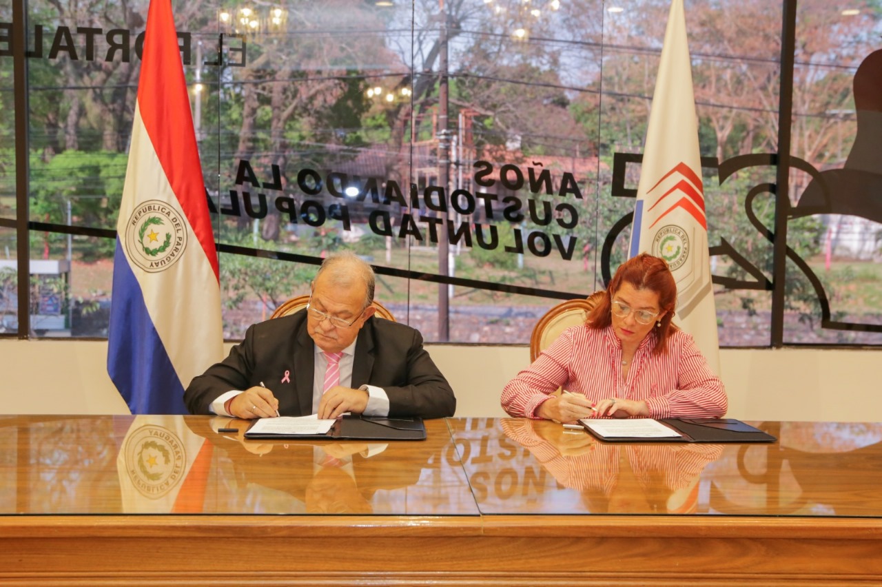 Firma de convenio entre el TSJE y Ministerio de la Mujer. Foto: Gentileza.