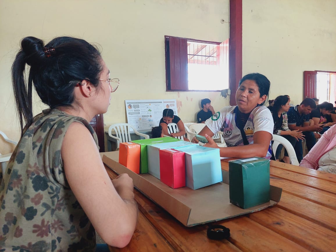 Masiva participación de las familias del Bañado Tacumbú en el diseño de sus futuras viviendas. Foto: gentileza.