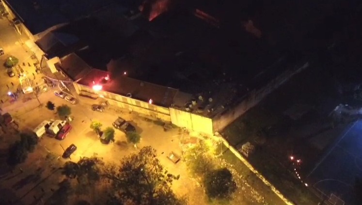 Vista aérea de la Penitenciaría de Tacumbú durante los disturbios. Foto: gentileza.