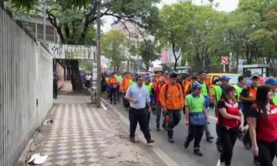 Manifestación de trabajadores de emblemas privados. Foto: captura.