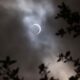 Una fase del eclipse en el cielo sobre Texas. Foto: DW.